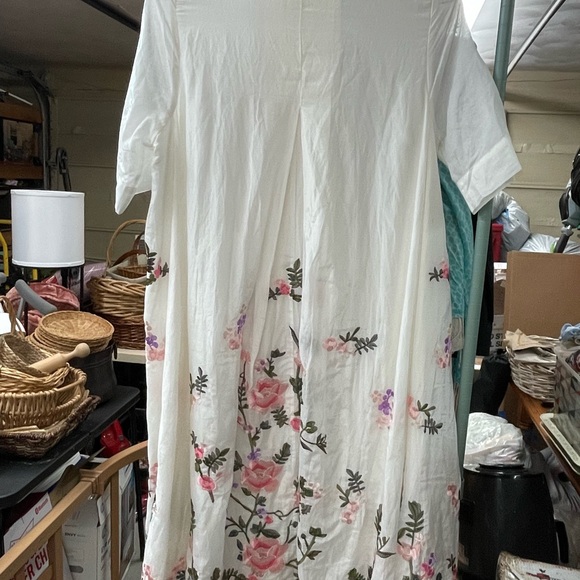 COPY - Silk embroidered 3XL dress - Picture 2 of 4